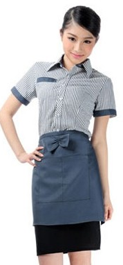 黑裙陪蓝色套装